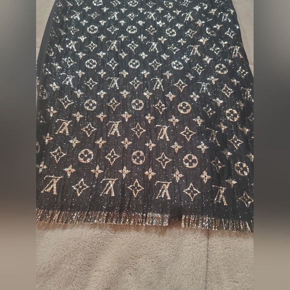 Louis Vuitton Monogram So Glitter Stole Scarf/Shawl - Picture 14 of 15